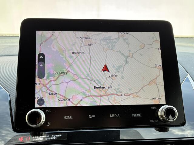 Mitsubishi ECLIPSE Cross 2.4 PHEV Executive Automaat / Fabrieksgarantie 8 Jaar / Afneembare trekhaak (1.500KG) / Dealer Onderhouden / Stoel-/Stuur-/Achterbankverwarming / Navigatie / Apple Carplay/Android Auto / Achteruit-/360 Camera /