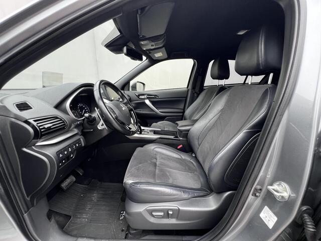 Mitsubishi ECLIPSE Cross 2.4 PHEV Intense+ / Fabrieksgarantie tot 02-2030 mogelijk / Dealer onderhouden / Navigatie / 1.500 kg afneembare trekhaak / Elektrische bestuurdersstoel / Navigatie / Apple Carplay Android / Stoelverwarming / 18" LM wielen + All Season banden /