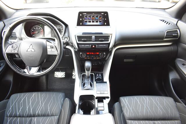 Mitsubishi ECLIPSE Cross 1.5 DI-T Black Edition | Trekhaak | Automaat | Stuur + Stoelverwarming | Camera | Sensoren |