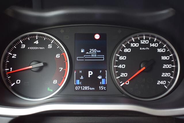 Mitsubishi ECLIPSE Cross 1.5 DI-T Black Edition | Trekhaak | Automaat | Stuur + Stoelverwarming | Camera | Sensoren |