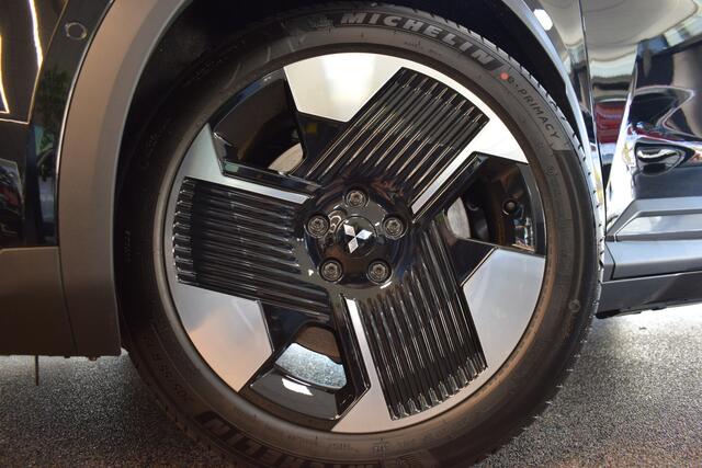 Mitsubishi ECLIPSE Cross Intense 87 kWh | Direct Leverbaar | 8 Jaar Mitsubishi Garantie |