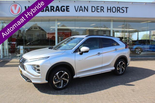 Mitsubishi ECLIPSE Cross 2.4-188pk PHEV 'Instyle'. Zeer nette en luxe Mitsubishi Eclipse plug-in-hybride, slechts 61.424km ! Autm. airco dual, adapt. cruise cntrl, Apple carplay/Android auto, trekhaak, telefoonvoorb., stoel- en achterbankverw., camera v+a, LED verl. etc. et
