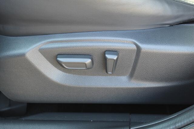 Mitsubishi ECLIPSE Cross 2.4-188pk PHEV 'Instyle'. Zeer nette en luxe Mitsubishi Eclipse plug-in-hybride, slechts 61.424km ! Autm. airco dual, adapt. cruise cntrl, Apple carplay/Android auto, trekhaak, telefoonvoorb., stoel- en achterbankverw., camera v+a, LED verl. etc. et