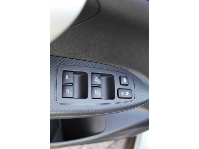 Mitsubishi ECLIPSE Cross 2.4-188pk PHEV 'Instyle'. Zeer nette en luxe Mitsubishi Eclipse plug-in-hybride, slechts 61.424km ! Autm. airco dual, adapt. cruise cntrl, Apple carplay/Android auto, trekhaak, telefoonvoorb., stoel- en achterbankverw., camera v+a, LED verl. etc. et