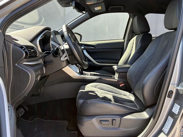 Mitsubishi ECLIPSE Cross 2.4 PHEV Executive / 8 Jaar fabrieksgarantie / Volledig Onderhouden / Winterset / Navigatie / Stoel-/Stuur-/Achterbankverwarming /