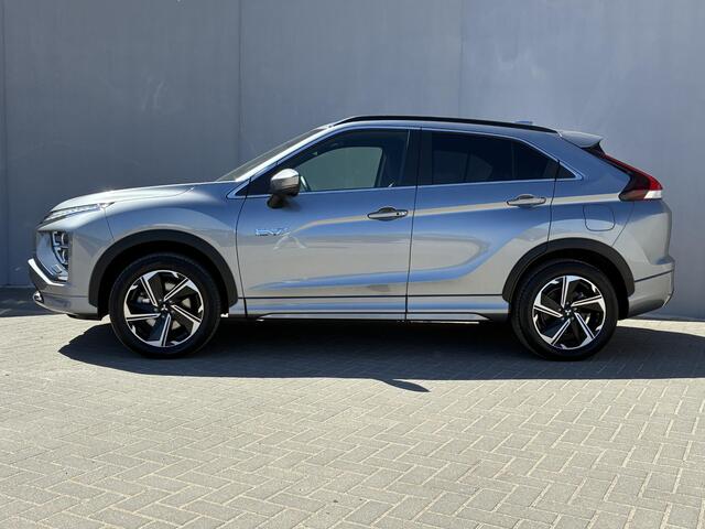 Mitsubishi ECLIPSE Cross 2.4 PHEV Executive / 8 Jaar fabrieksgarantie / Volledig Onderhouden / Winterset / Navigatie / Stoel-/Stuur-/Achterbankverwarming /