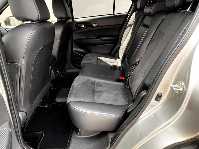 Mitsubishi ECLIPSE Cross 2.4 PHEV Executive / Trekgewicht 1.500 kg / Camera 360° / Elektrische bestuurdersstoel / Navigatie / Premium audio / Apple Carplay Android / 18" LM wielen /