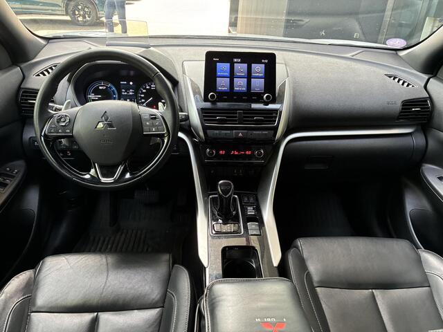 Mitsubishi ECLIPSE Cross 2.4 PHEV Instyle | Panoramadak | Leder | Head-up | Stoel en stuurverwarming | FABRIEKSGARANTIE TOT 06-2029!