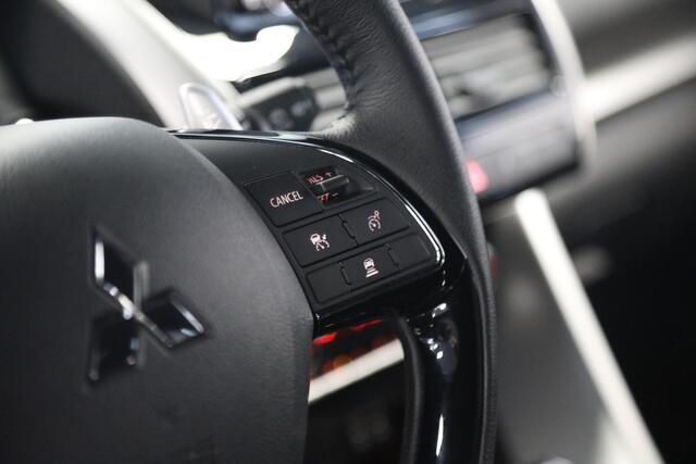 Mitsubishi ECLIPSE Cross 2.4 PHEV Executive | Cruise Adaptief | Stoel & Stuurverwarming