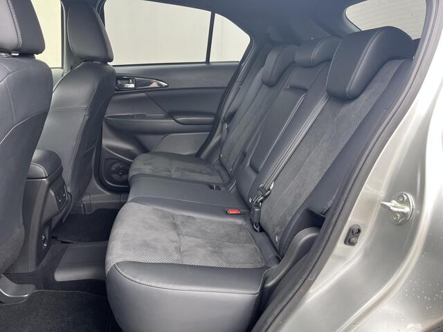 Mitsubishi ECLIPSE Cross 2.4 PHEV Executive / 8 Jaar Fabrieksgarantie / All Season Banden / 5 Rijmodus / Cruise Control / Voor&Achter Stoelverwarming / 360 Camera / Parkeersensoren / Airco / Dode Hoek Detectie / Apple Carplay&Android Auto / Full-Map Navigatie /