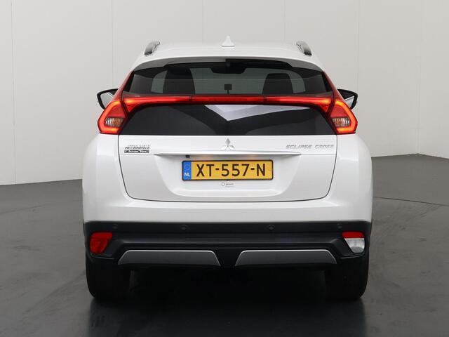 Mitsubishi ECLIPSE Cross 1.5 DI-T First Edition | 360 Camera | DAB | Stoelverwarming | Cruise Control | Climate Control | HUD | Rijhulp-systeem | Dodehoek detectie | Navigatie via Carplay |