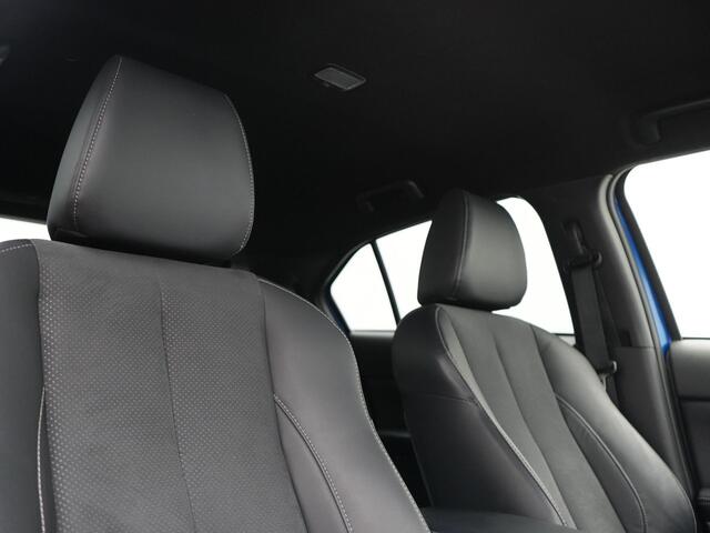 Mitsubishi ECLIPSE Cross 2.4 Black Edition PHEV 177pk Dealer O.H | 360 Camera | Adaptive Cruise | Alcantara Sportstoelen & Stuur Verwarmd | Keyless | Navigatie Via TomTom | 18" L.M | DAB | Plug In Hybrid |