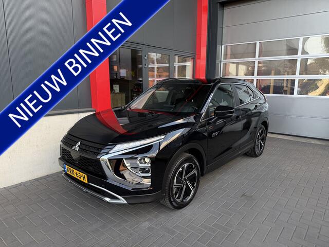 Mitsubishi ECLIPSE Cross 2.4 PHEV Instyle 8 Jaar fabrieksgarantie / Dealer Onderhouden / Stoelverwarming / Achteruitrijcamera