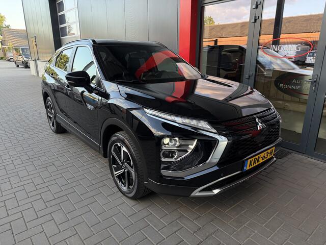 Mitsubishi ECLIPSE Cross 2.4 PHEV Instyle 8 Jaar fabrieksgarantie / Dealer Onderhouden / Stoelverwarming / Achteruitrijcamera