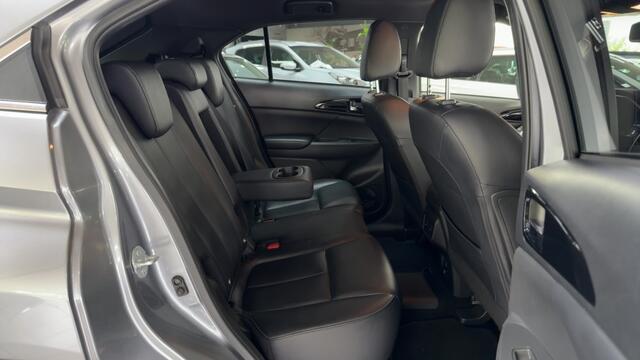 Mitsubishi ECLIPSE Cross 2.4 PHEV Instyle Schuif / kanteldak / leer / HUD