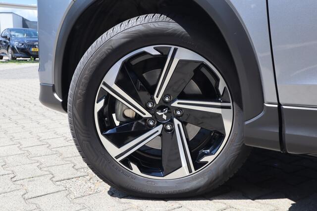 Mitsubishi ECLIPSE Cross 2.4 PHEV Intense All Seasons | Carplay