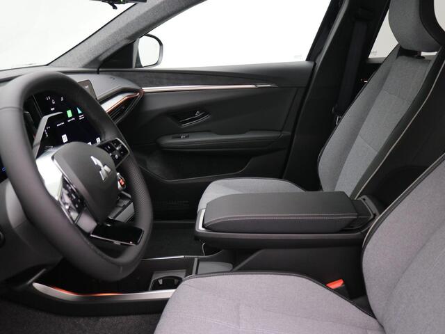 Mitsubishi ECLIPSE Cross Intense+ 87 kWh / ¤5.000,- Voordeel op nieuwprijs! / Direct leverbaar / 360 Camera / Mi Pilot / 20" Lichtmetalen velgen /