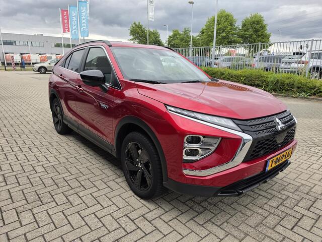 Mitsubishi ECLIPSE Cross 2.4 PHEV Black Edition | Navigatie | 360º Camera | Stoel en stuurverwarming |