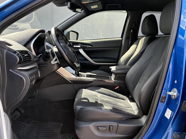 Mitsubishi ECLIPSE Cross 2.4 PHEV Black Edition / Fabrieksgarantie tot 11-2030* / Dealer onderhouden / Afneembare trekhaak / Stuur-, stoel- & achterbankverwarming / 18" LM wielen /