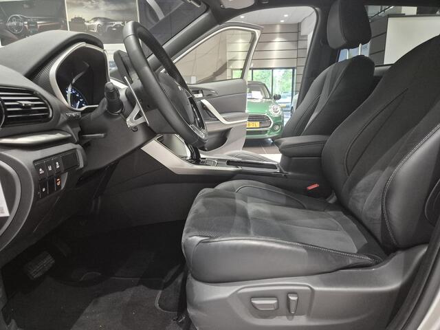 Mitsubishi ECLIPSE Cross 2.4 PHEV Intense+ | Trekhaak | Navigatie | Camera | Stoelverwarming |