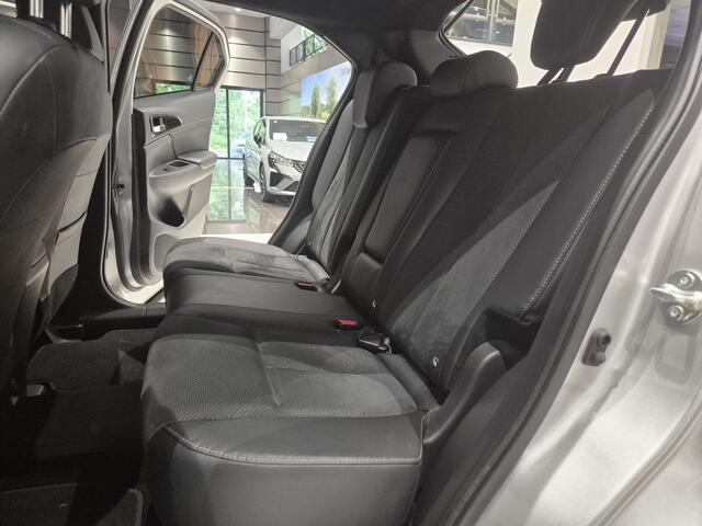 Mitsubishi ECLIPSE Cross 2.4 PHEV Intense+ | Trekhaak | Navigatie | Camera | Stoelverwarming |