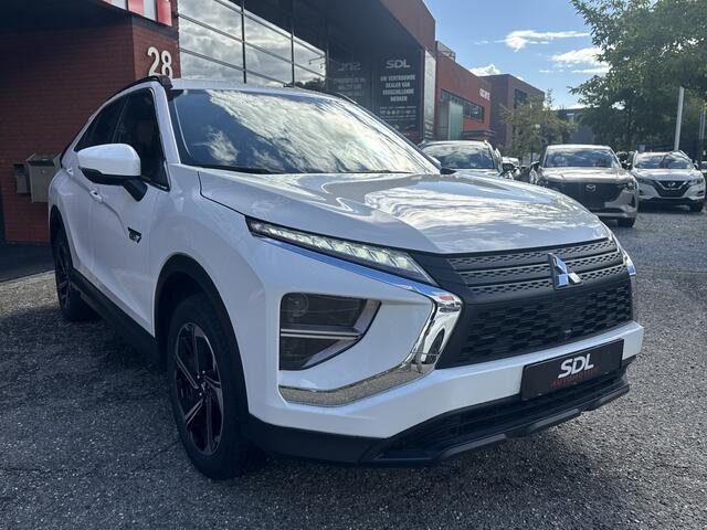 Mitsubishi ECLIPSE Cross 2.4 PHEV Intense // TREKHAAK // LED // CAMERA // KEYLESS // APPLE CARPLAY / ANDROID AUTO // CLIMA // STOELVERWARMING