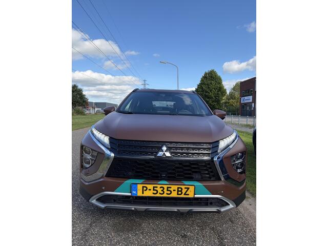 Mitsubishi ECLIPSE Cross 2.4 PHEV Intense+ NAVI/LM/CAMERA/CARPLAY/CRUISE