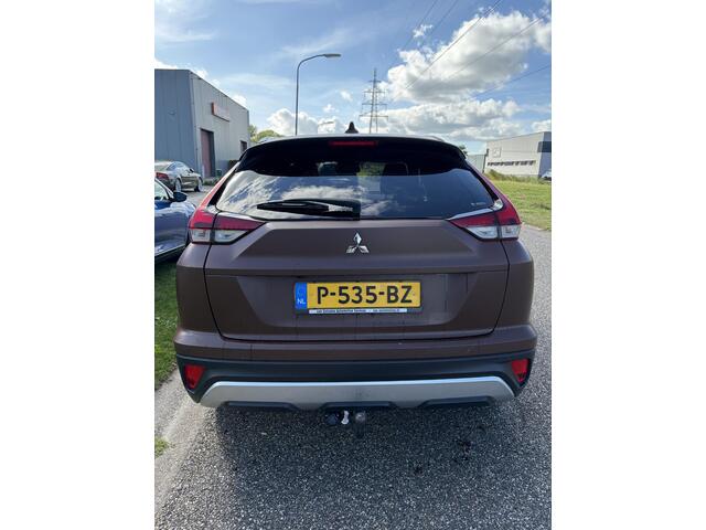 Mitsubishi ECLIPSE Cross 2.4 PHEV Intense+ NAVI/LM/CAMERA/CARPLAY/CRUISE