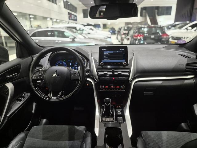 Mitsubishi ECLIPSE Cross 2.4 PHEV Intense+ | Trekhaak | Stoelverwarming | Navigatie | Climate Control |