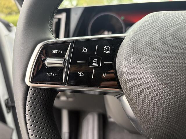 Mitsubishi ECLIPSE Cross Intense+ 87 kWh Inclusief €4000,- korting