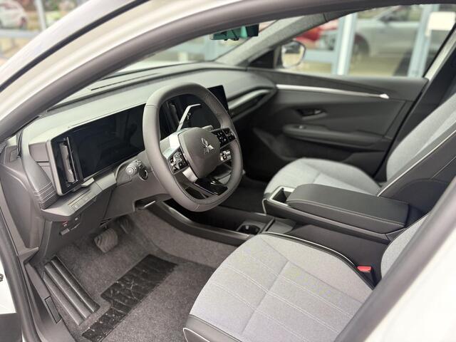 Mitsubishi ECLIPSE Cross Intense+ 87 kWh Inclusief €4000,- korting