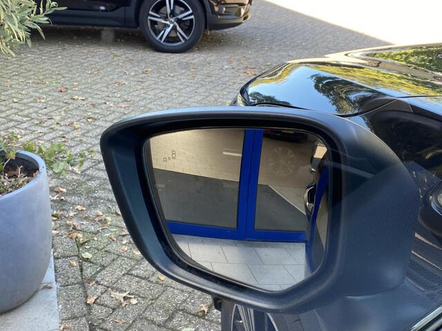Mitsubishi ECLIPSE Cross 1.5 DI-T First Edition Stoelverwarming / Head-up / 360 Camera / Trekhaak /
