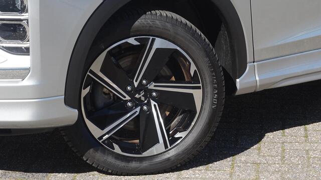 Mitsubishi ECLIPSE Cross 2.4 PHEV Panoramadak | SOH 99.2% | Elektr Verst. Stoelen | PDC V+A