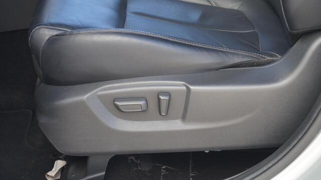 Mitsubishi ECLIPSE Cross 2.4 PHEV Panoramadak | SOH 99.2% | Elektr Verst. Stoelen | PDC V+A