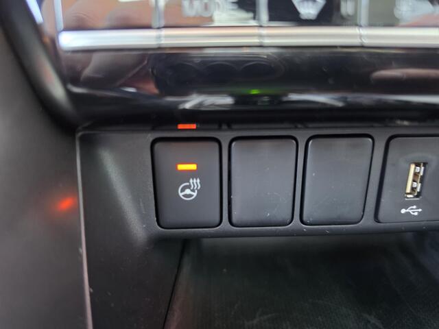 Mitsubishi ECLIPSE Cross 2.4 PHEV Black Edition | 360° Camera | Navigatie | Stoel en stuurverwarming |