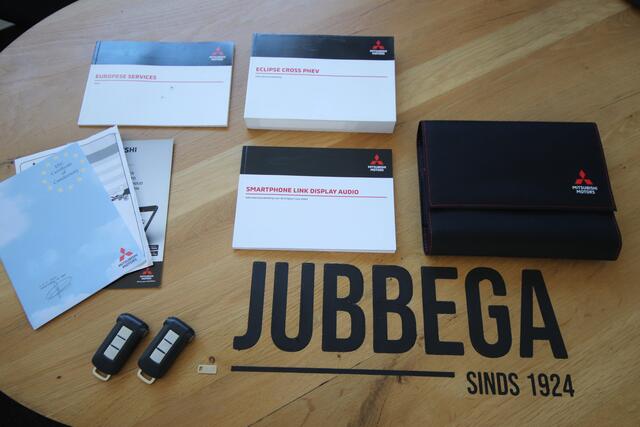 Mitsubishi ECLIPSE Cross 2.4 PHEV Black Edition E.Achterklep! NL-Auto, 1e eigenaar, Trekhaak