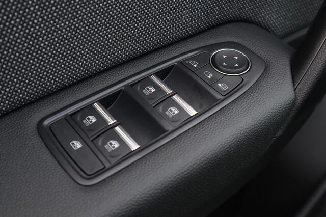 Mitsubishi GRANDIS 1.8 HEV First Edtition