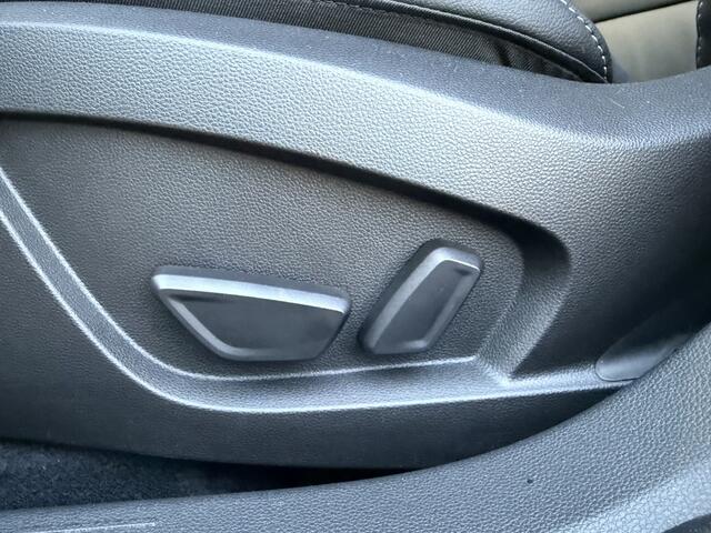 Mitsubishi GRANDIS 1.8 HEV Instyle | Panoramadak | Harman Kardon