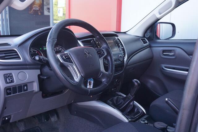 Mitsubishi L200 2.4 DI-D Club Cab Intense | 4WD | Camera | Climate | Trekhaak | Origineel NL |