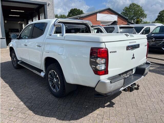Mitsubishi L200 2.2 DI-D 110kw Double Cab Instyle 4WD AUTOM. KLIMA LEER EURO6