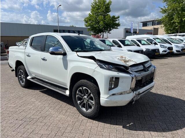 Mitsubishi L200 2.2 DI-D 110kw Double Cab Instyle 4WD AUTOM. KLIMA LEER EURO6