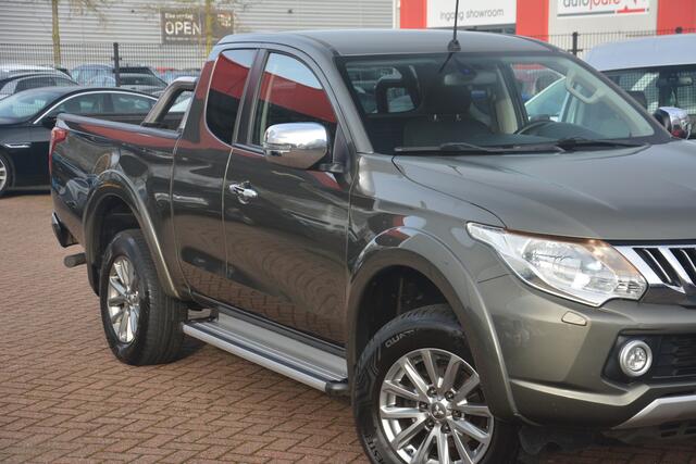 Mitsubishi L200 2.4 DI-D Club Cab Intense Nederlandse auto 178613 NAP 14999 marge geen BTW vanaf 2017 op naam onderhoudshistorie compleet laatse beurt bij 164000km met oa cv xenon camera navigatie DAB + side bars 4x4