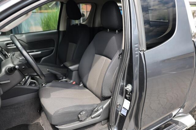 Mitsubishi L200 2.2 DI-D CLUB CAB INTENSE 4WD VAN