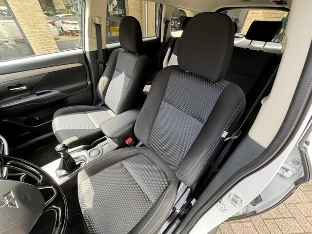 Mitsubishi OUTLANDER 2.0 Business Edition Climate Control