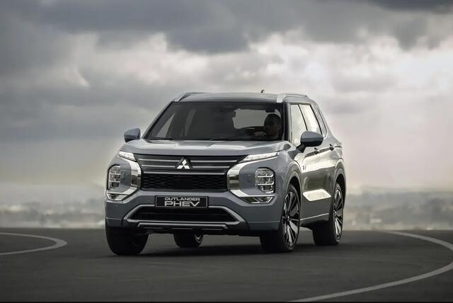 Mitsubishi OUTLANDER 2.4 PHEV Instyle+ | NIEUW MODEL | LEVERING 2025 | NU TE BESTELLEN! |