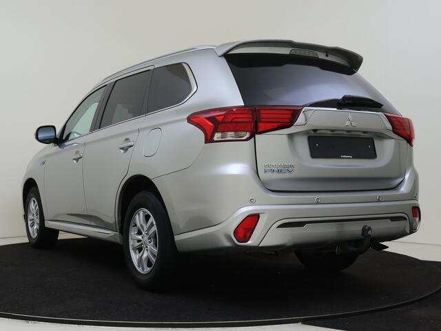 Mitsubishi OUTLANDER 2.4 PHEV Pure 225 pk Automaat | Climate Control | Trekhaak | Navigatie by App