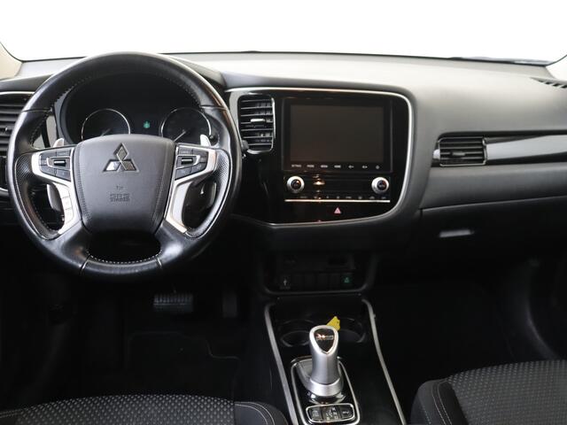 Mitsubishi OUTLANDER 2.4 PHEV Pure 225 pk Automaat | Climate Control | Trekhaak | Navigatie by App
