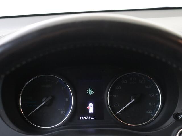 Mitsubishi OUTLANDER 2.4 PHEV Pure 225 pk Automaat | Climate Control | Trekhaak | Navigatie by App
