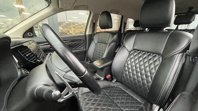 Mitsubishi OUTLANDER 2.4 PHEV Intense+