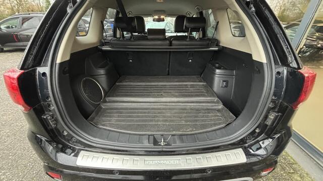 Mitsubishi OUTLANDER 2.4 PHEV Intense+